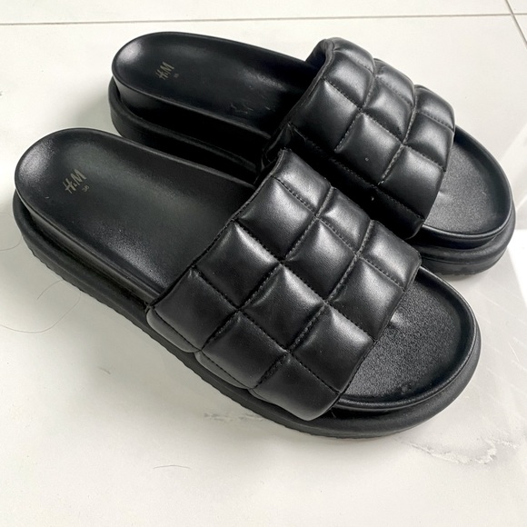 Black Sandals - Picture 1 of 6